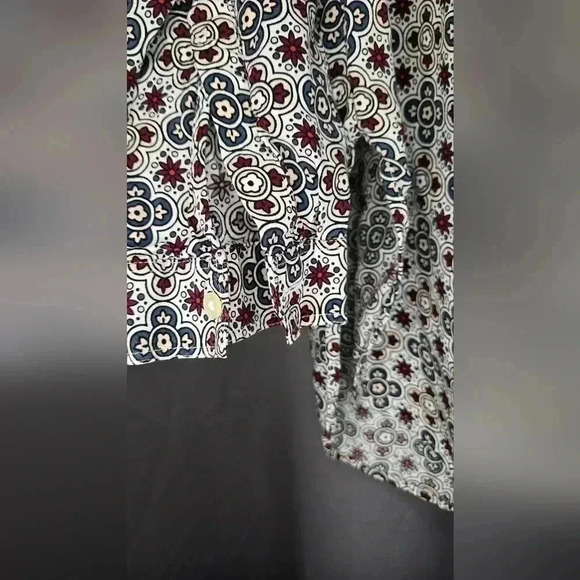 Womens Loft size small blouse - Picture 4 of 6